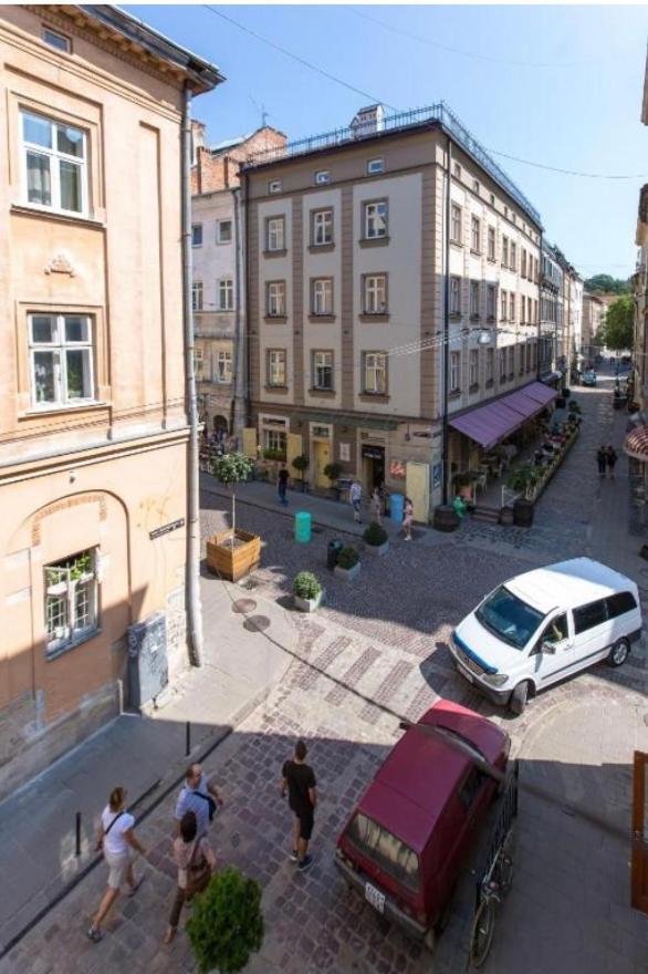 Apartment On Staroyevreyska 26 リヴィウ エクステリア 写真